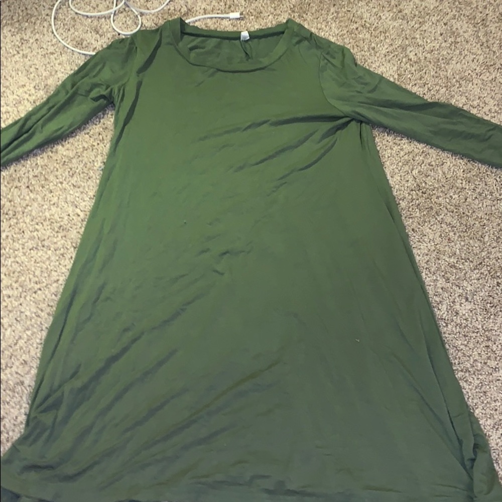 Green long sleeve dress